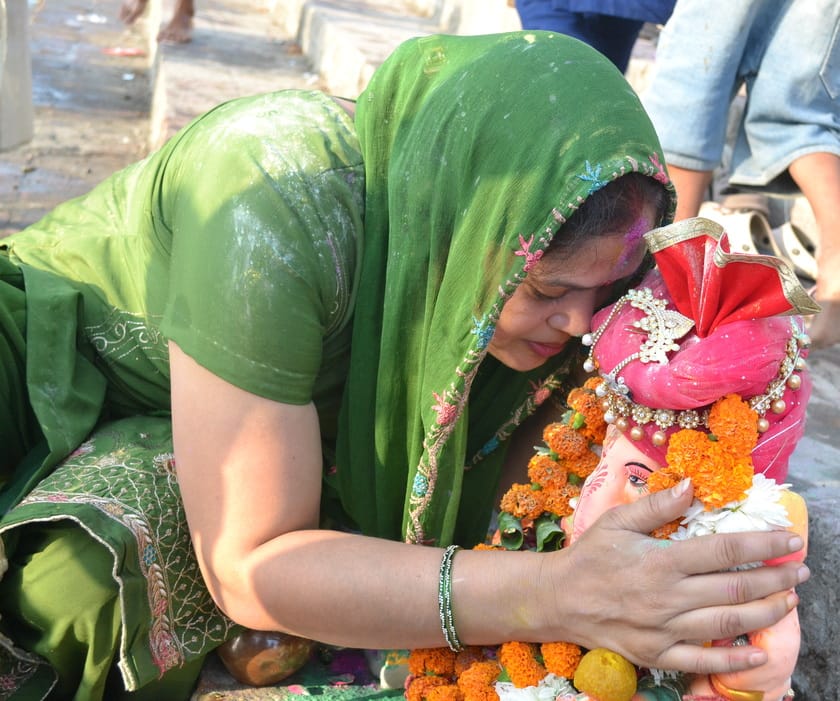 Devotees danced to the beat of drums and bid farewell to the remover of obstacles.