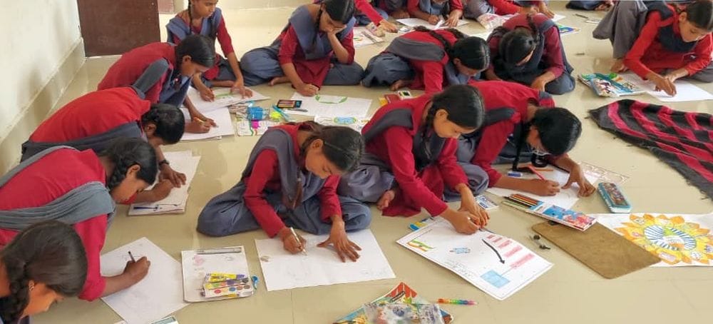 Vinita topped in General Knowledge, and Roshni in Art.