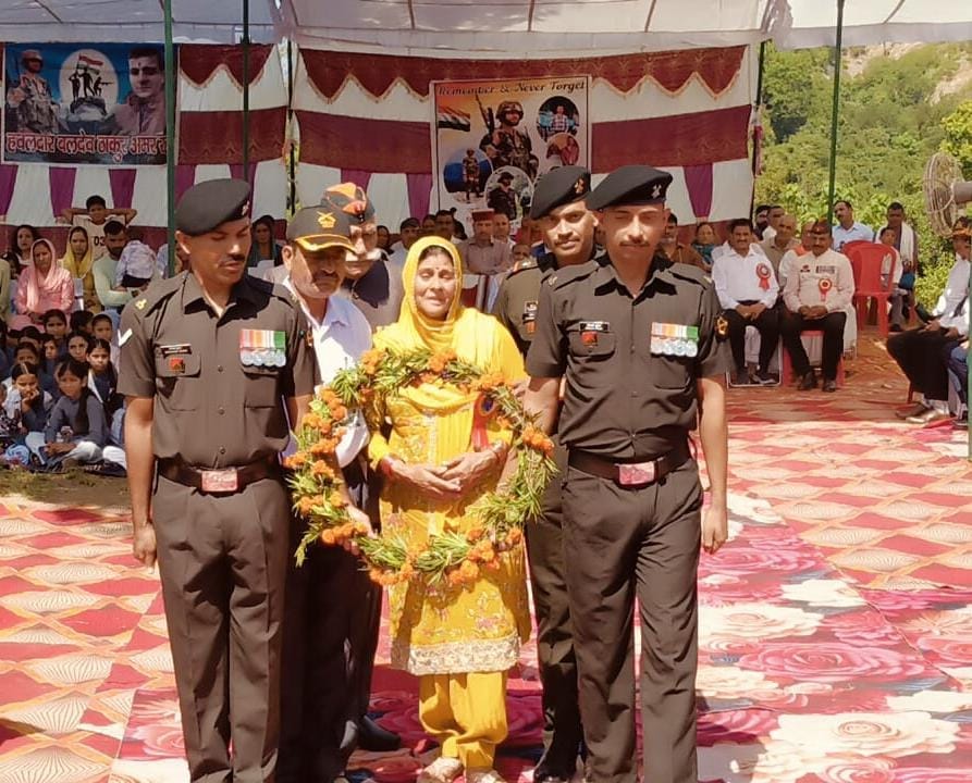 Paid tribute to the martyrdom of Shaheed Lance Dafadar Baldev Chand.
