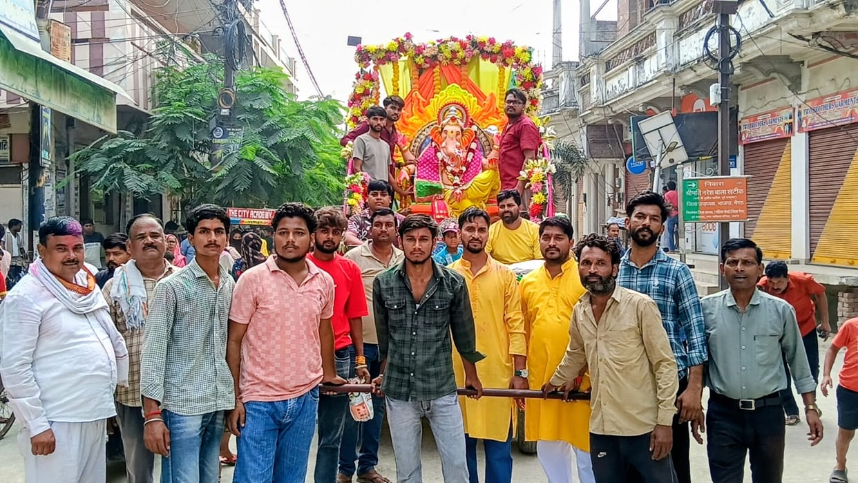 A Ganesh Visarjan procession was taken out, and the idol immersion took place at the Bijnor Barrage.