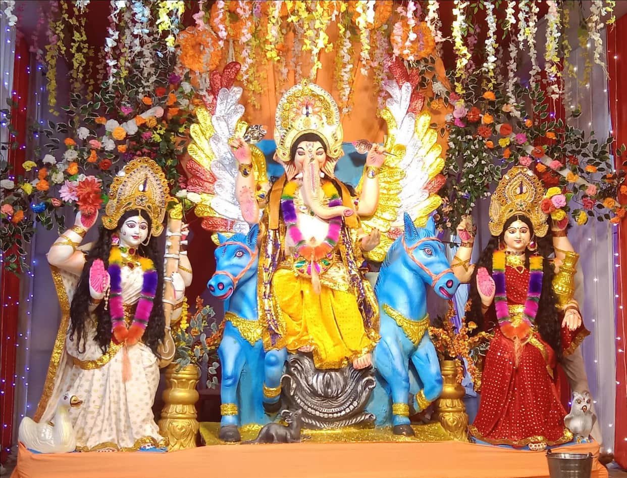 City echoes with chants of 'Ganpati Bappa'; idols consecrated.