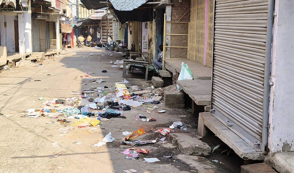 Sanitation workers' strike leads to increased filth; residents inconvenienced.