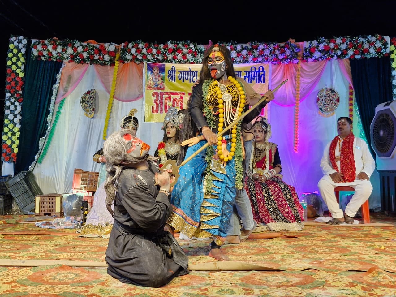 मां काली की भव्य झांकी, सोशल मीडिया