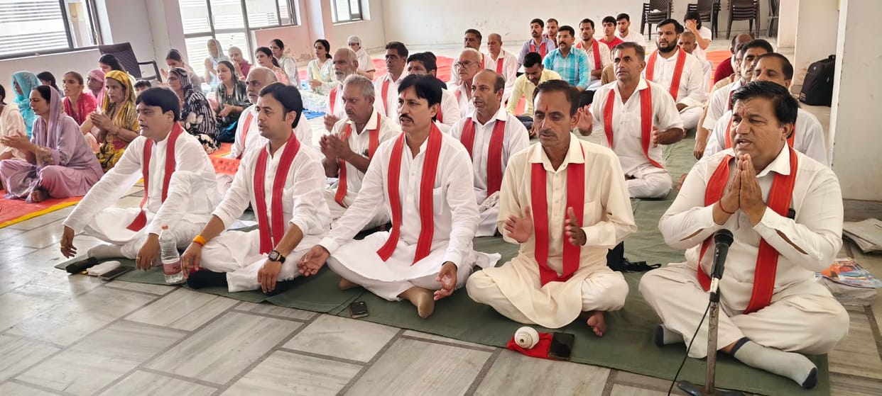 Sounding the conch, they raised chants in praise of Goddess Mother