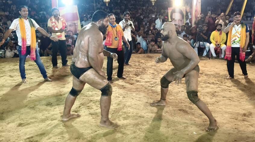 Bharat Kesari wrestling bout with a prize of 2.51 lakh ends in a draw