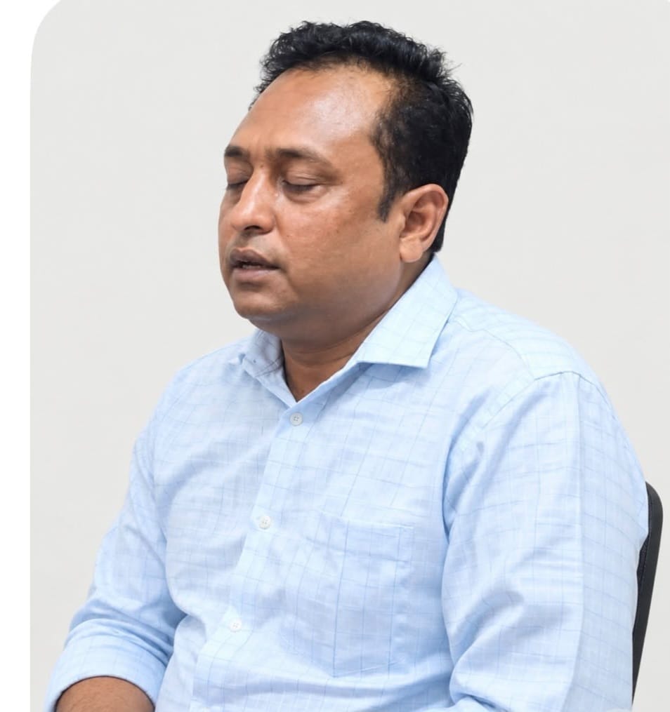 Abducted by posing as police personnel; extorted 15 lakh.