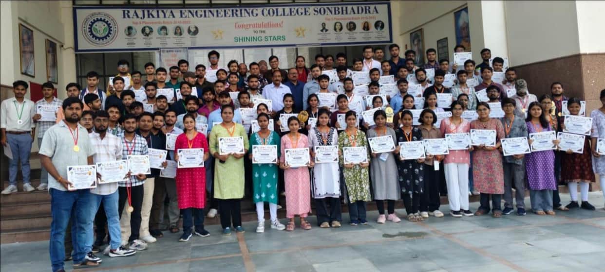 'The Saviour' and 'Minetech' teams emerged victorious in the hackathon.