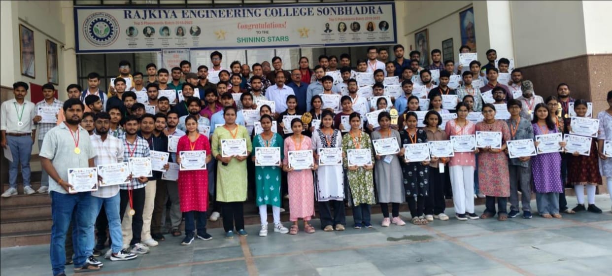 'The Saviour' and 'Minetech' teams emerged victorious in the hackathon.
