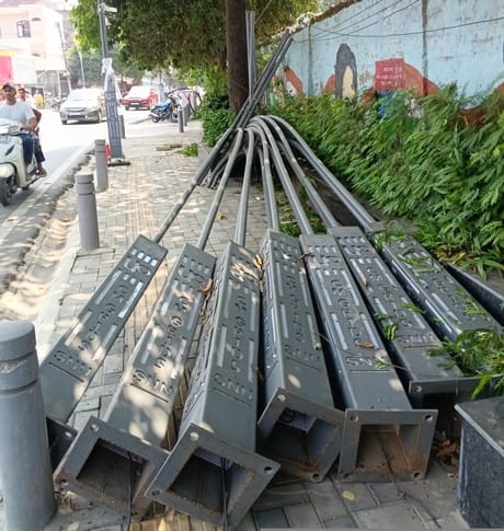 CM Grid Scheme: Smart road design revised eight times; poles being replaced for the second time.