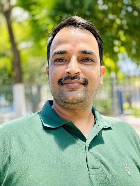 सीएससी जिला प्रबंधक अखिलेश कुमार मिश्रा।