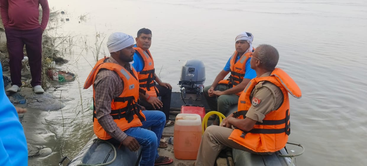No trace found of the youth who jumped into the Saryu.