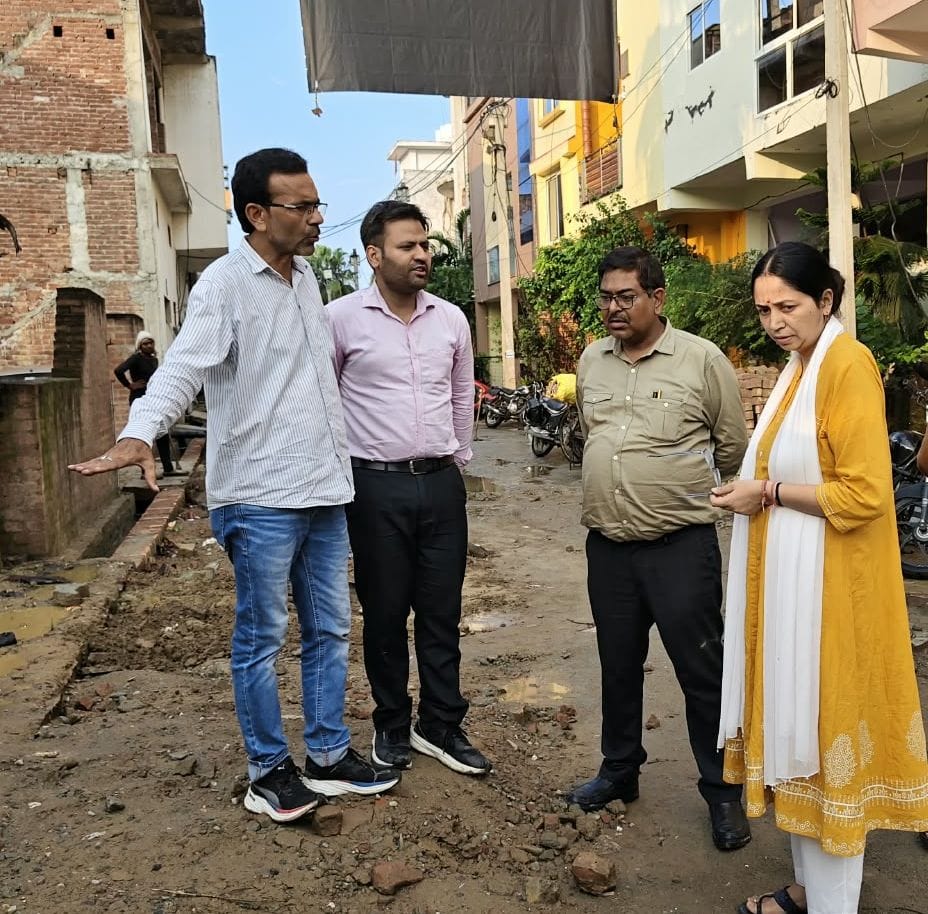 Municipal Commissioner inspected the CC roads under construction.