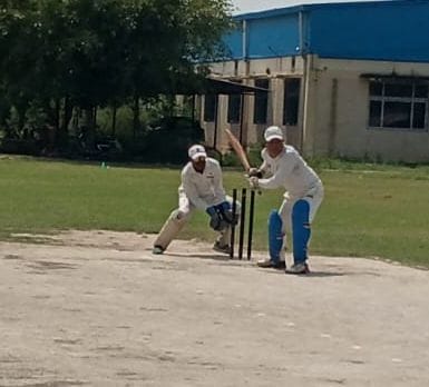 Shahjahanpur Blue team defeated Red in the veteran cricket trials.