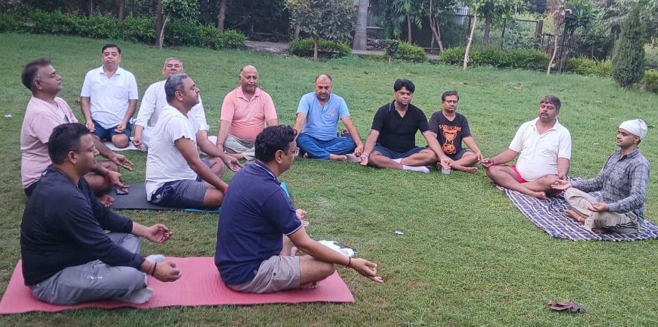 People across the district performed yoga as part of the 'Seva Sankalp Abhiyan'.