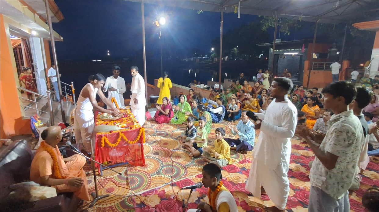Devotees thronged the Sankirtan at Shivaji Talab on Radha Ashtami.
