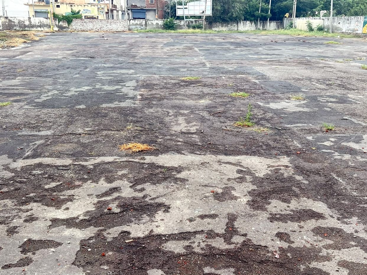 Roads broken at various places in Mandi; excavation raises concerns.
