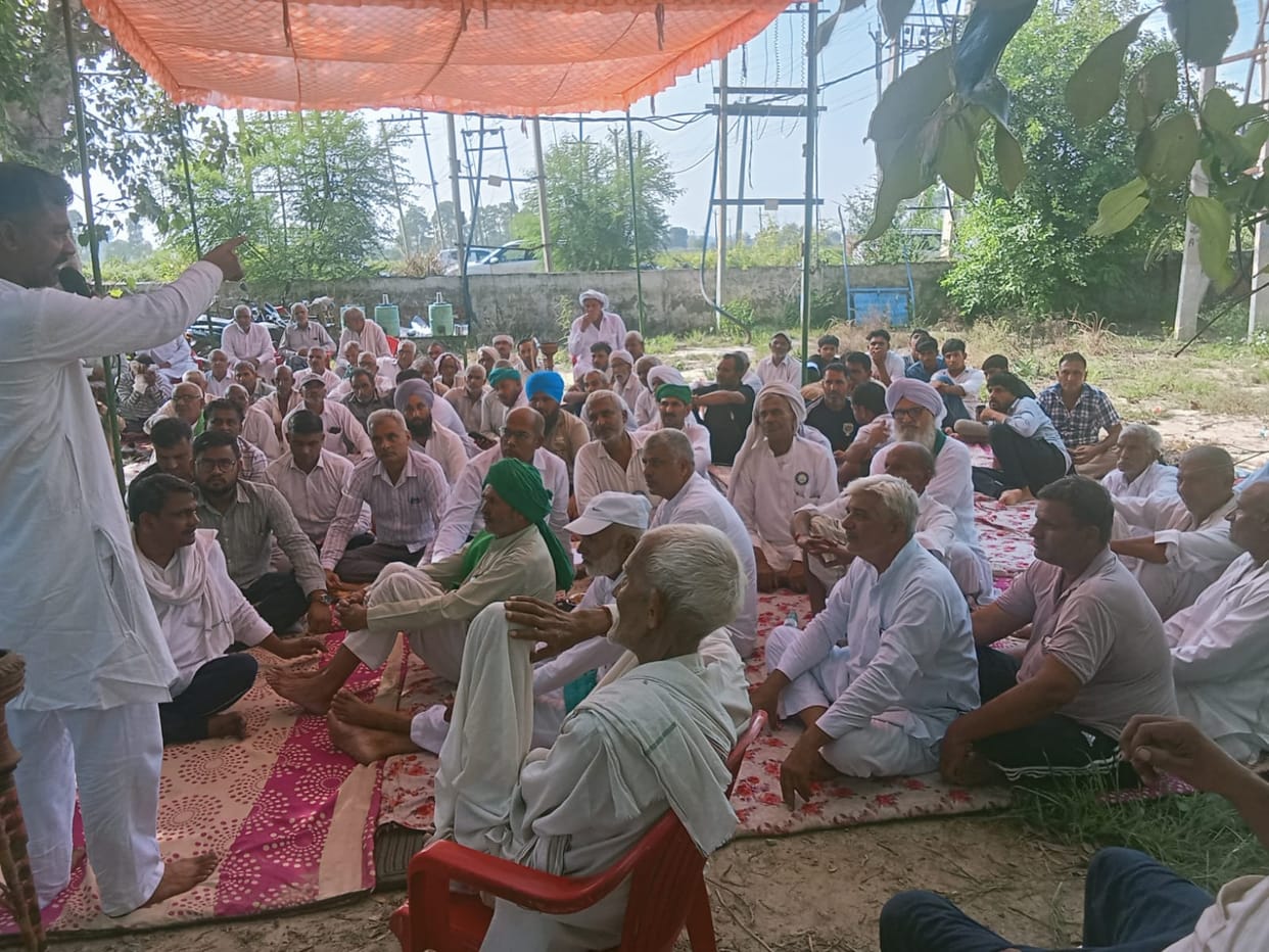 Villagers and farmers stage protest at the power house due to non-arrest of the accused.