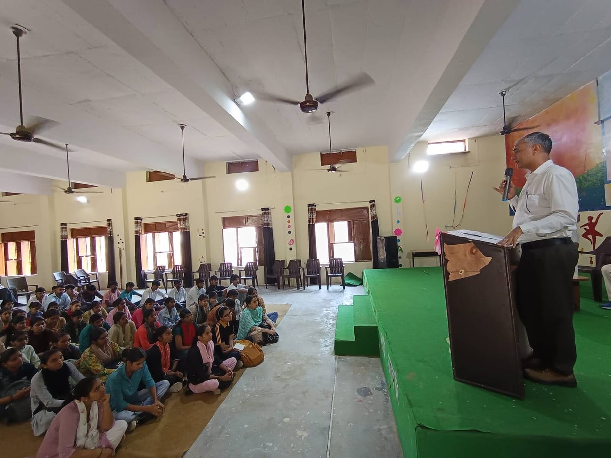 Lecture organized on the topic of interviews.