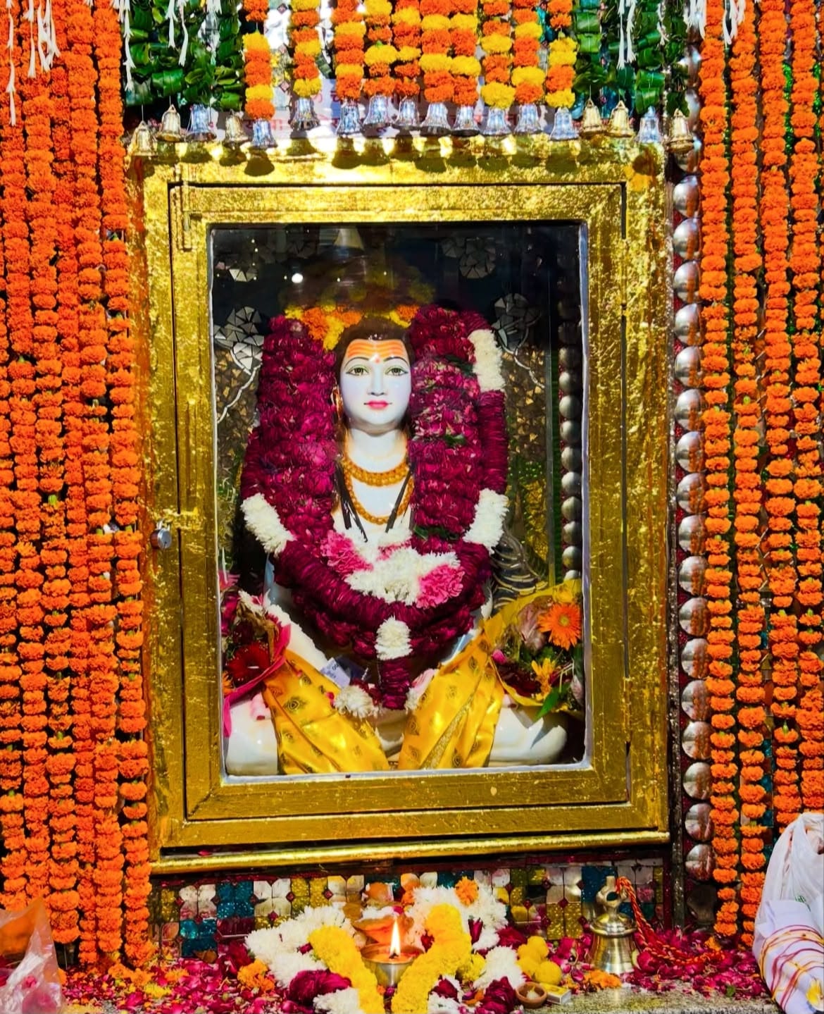 बाबा बिसाह भक्त पूरणमल बाबा चौरंगीनाथ मंदिर। संवाद