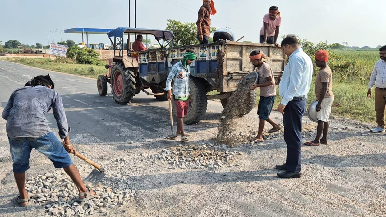 Potholes to be removed from 63 km of roads; work begins.