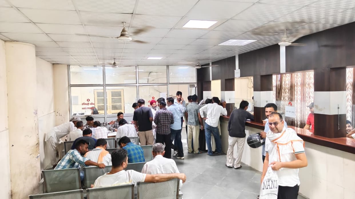 Farmers arrived at the Mini-Secretariat to submit crop details once the portal opened