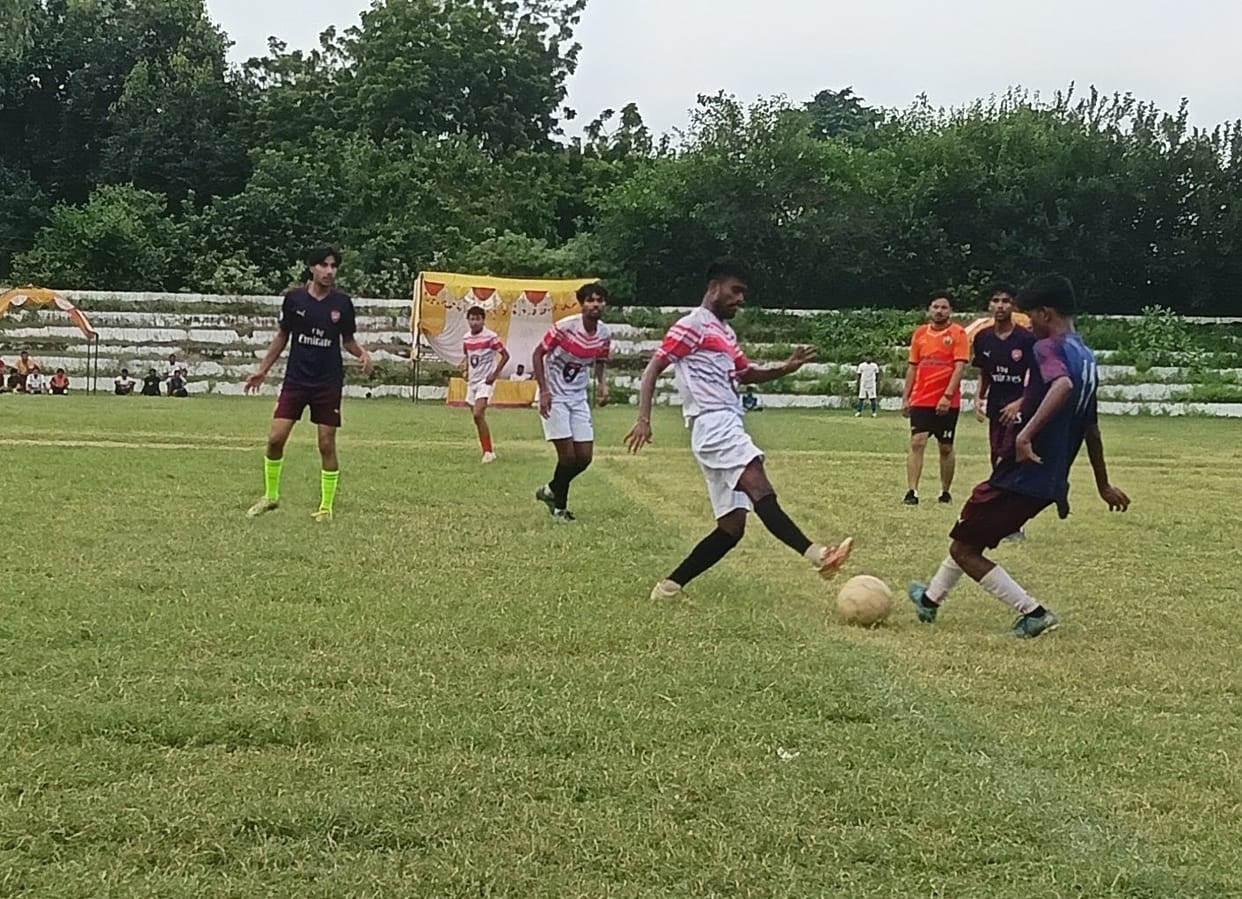 Singahi, Nanpara and Sitapur dominate the field