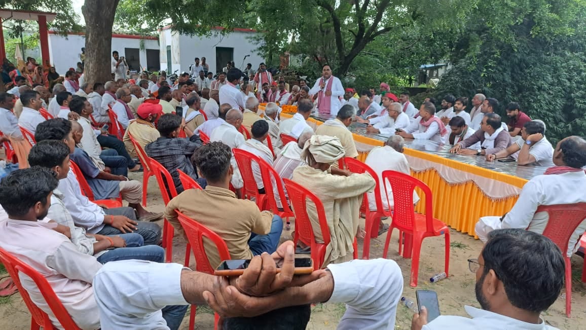 जखनिया विधानसभा में सपा की ओर से आयोजित पीडीए जनपंचायत-संवाद