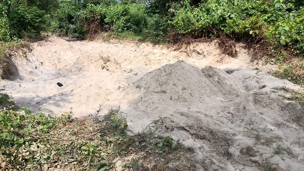 Illegal mining from Kharja canal track, anger