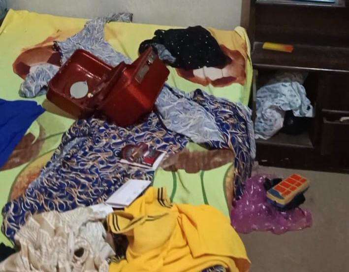 90,000 and jewellery stolen from house