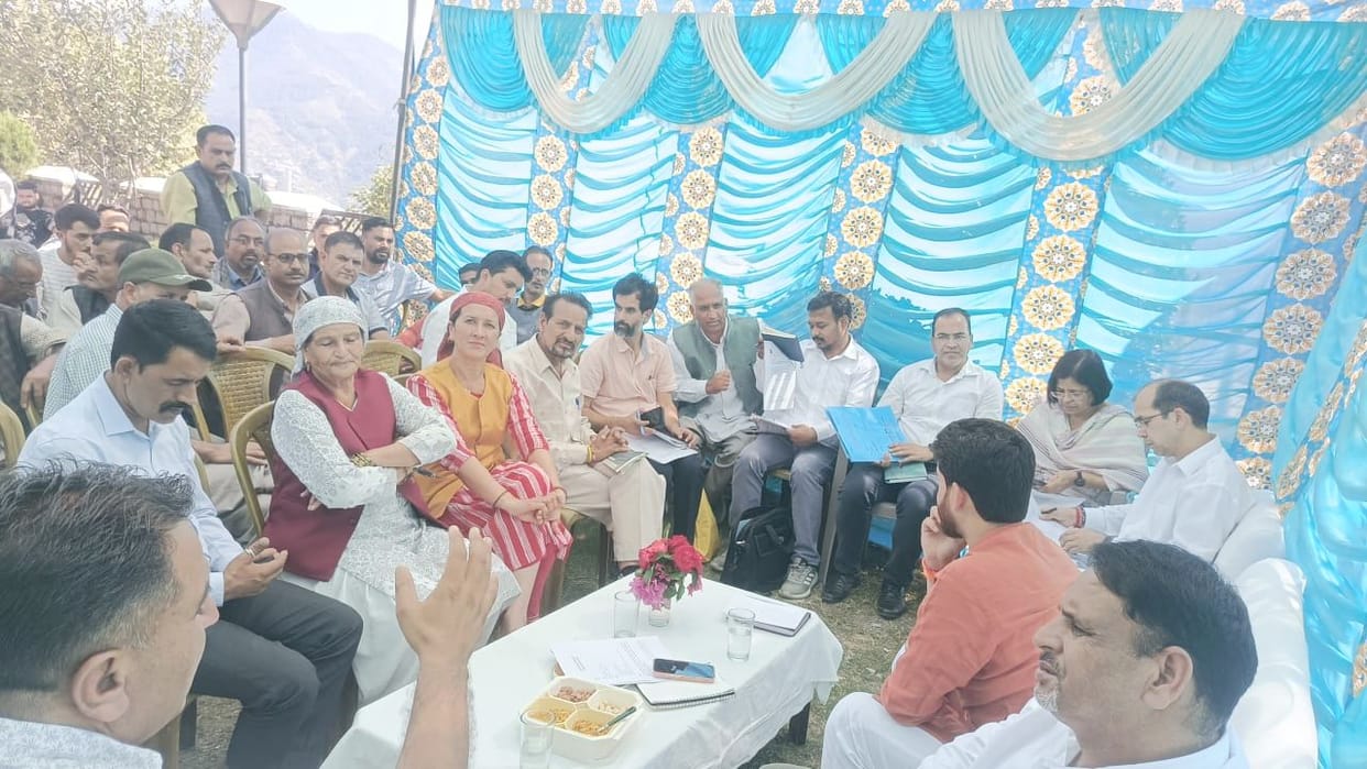 Discussion held on the issues faced by those affected by the Luhri Project in Nitthar