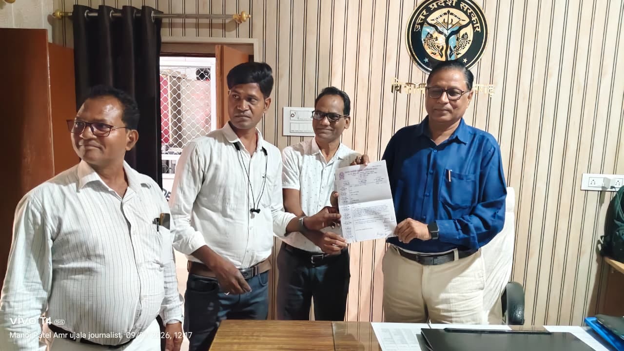 राजगढ़ में मानदेय बढ़ाने की मांग का ज्ञापन देते टीए।- सोशल मीडिया।