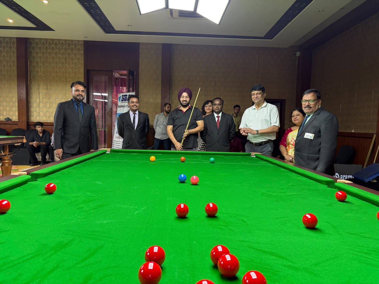 Agra's Fardeen and Anshay start with a win in snooker.