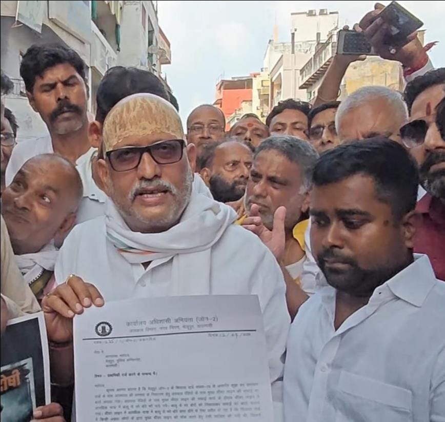 Even after nine days, the person who dumped the sack into the sewer remains unarrested; Congress demands answers
