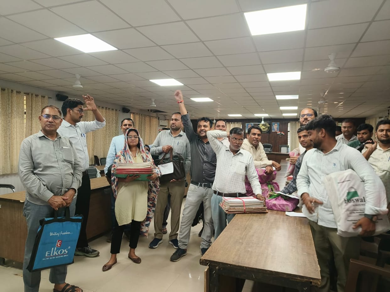 Lekhpals relinquished the workload of 45 additional areas and also stopped online work.