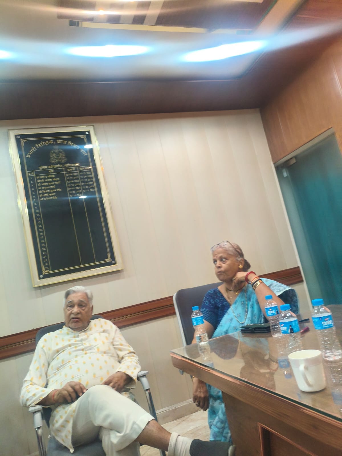विजय नगर थाने में पहुंची टप्पेबाजी की शिकार पीड़िता। संवाद