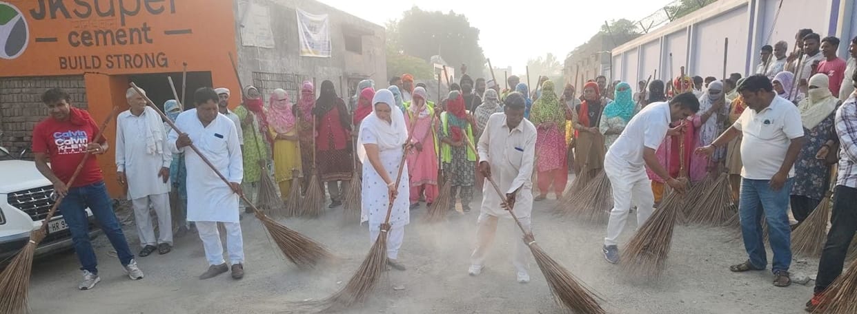 Cleanliness drive conducted in Ward-22 under the 'Seva Sankalp Abhiyan'.