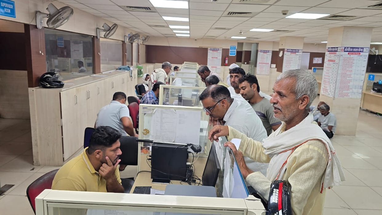 Farmers troubled by OTP issues in the new crop registration system.
