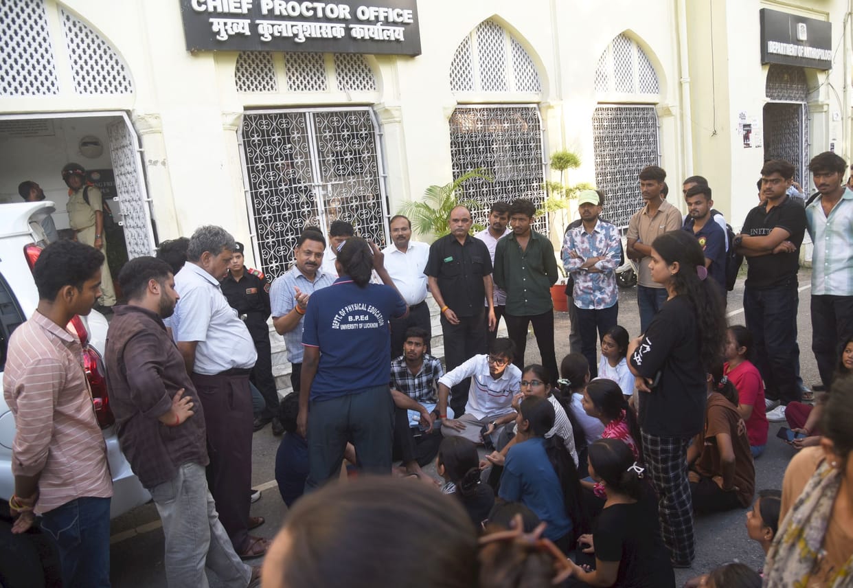 Lucknow University: Anger of Kailash Hostel female students erupts