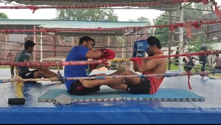 Fractured leg, yet boxer Aditya's training did not stop.