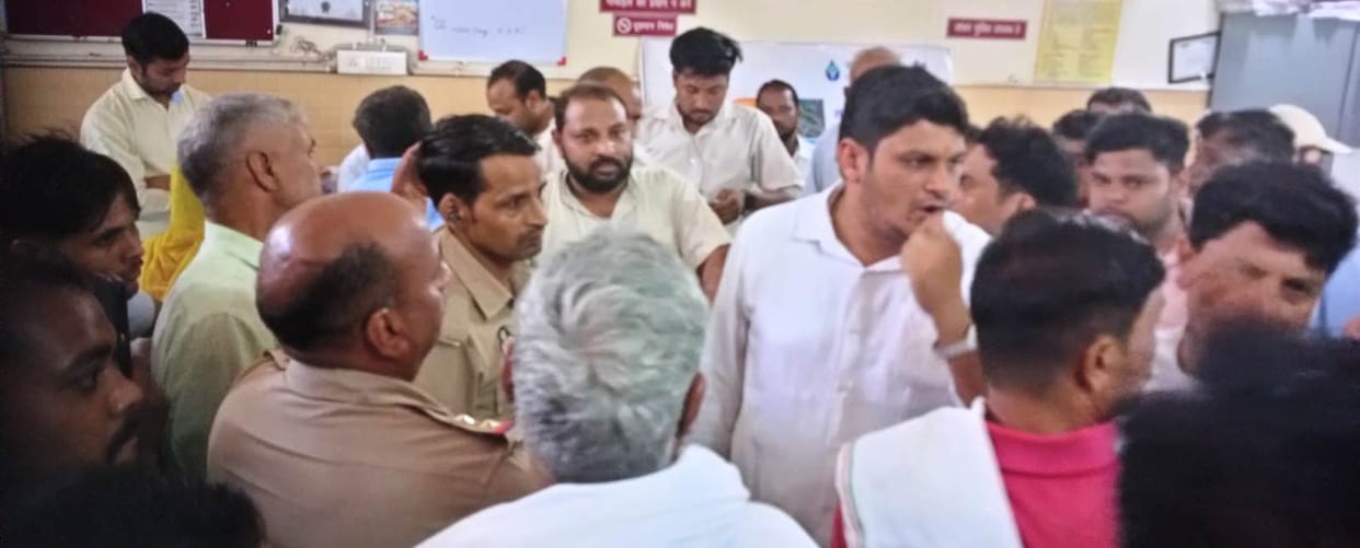 Fight for rights begins on the road in Budhana; customers stage a protest.