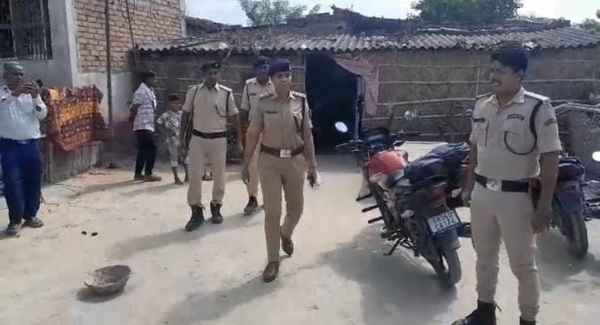 मौके पर मौजूद सभी लोग