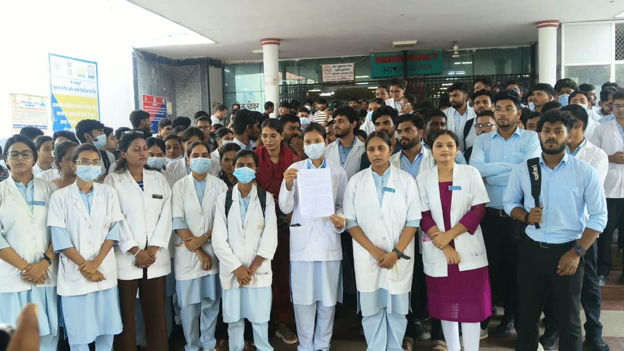 Clash between MBBS interns and nursing students