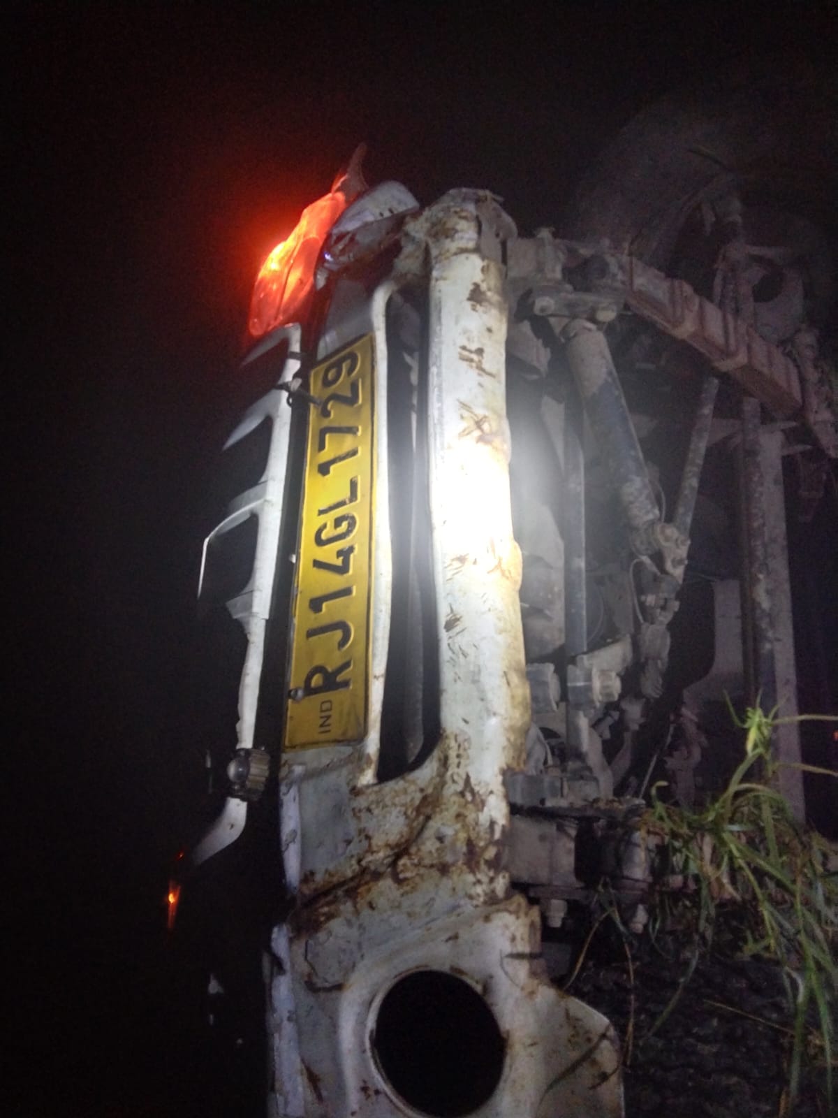 Buffalo-laden Max vehicle overturns into a ditch; two people, including the driver, have a narrow escape.
