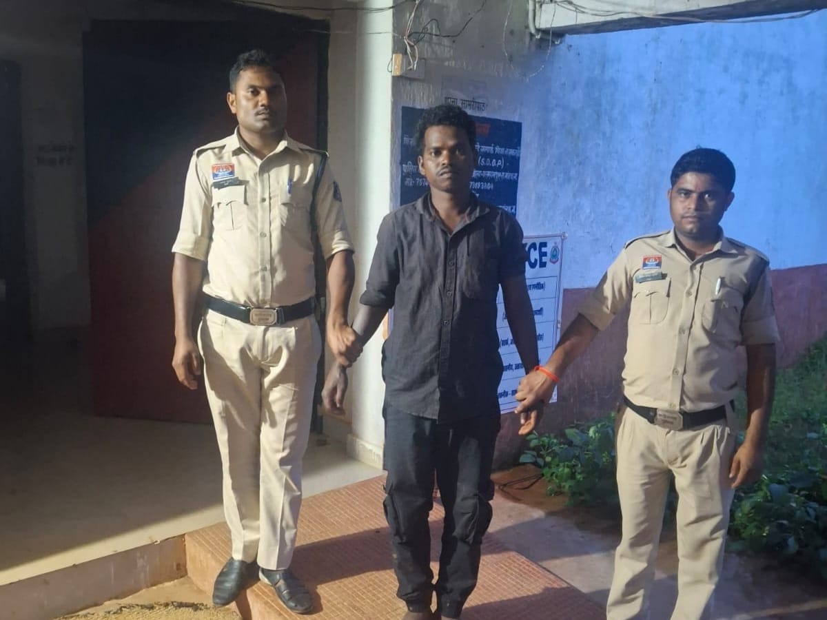 Dispute during Karma Puja: Accused arrested for a life-threatening attack on a youth with a *tangi* (axe).