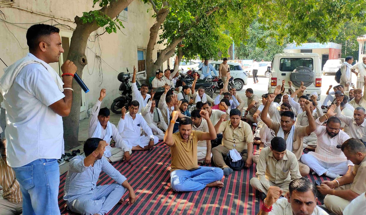 Passengers helpless, bus service affected due to indefinite protest by Roadways employees
