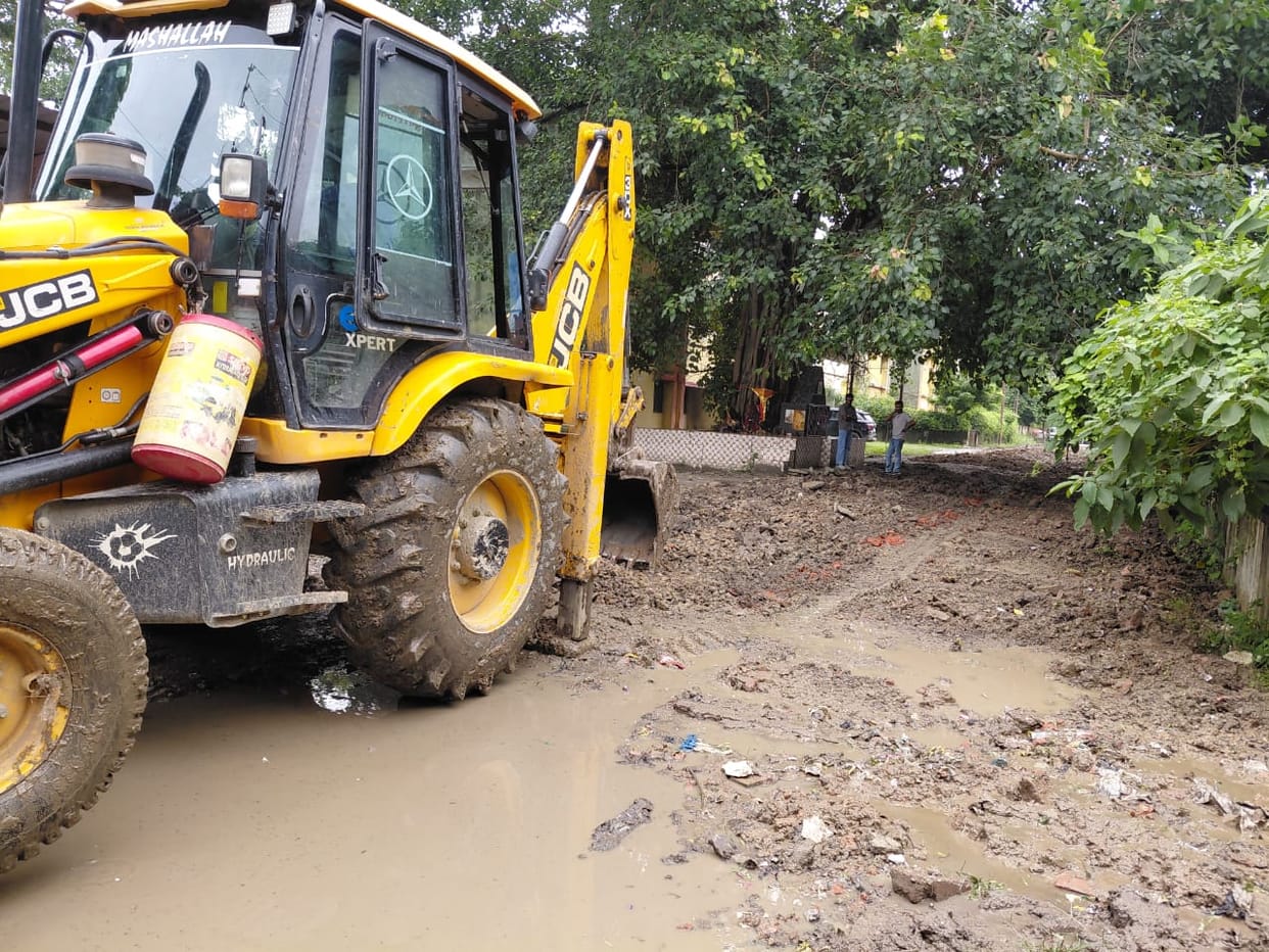 Road construction work started at the district hospital at a cost of Rs 3.37 crore.