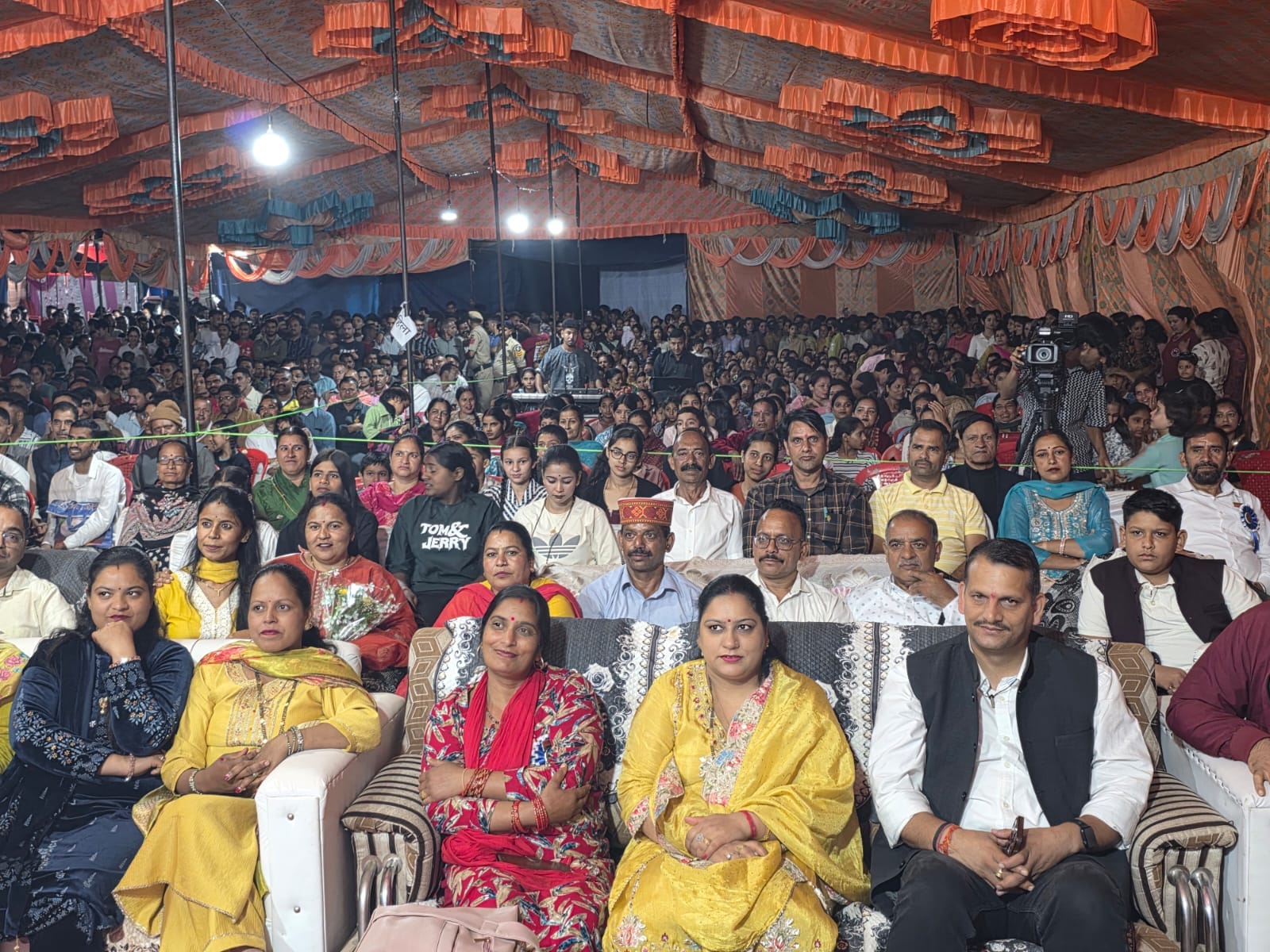 जिला स्तरीय ख्योड़ मेले की पांचवी सांस्कृतिक संध्या में मुख्यअतिथि के रूप में उपस्थित नाचन के वि