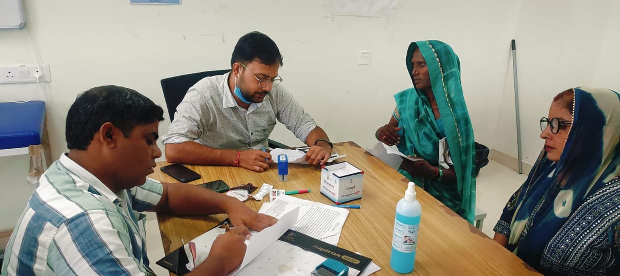 Concern rises over falling platelet counts amidst viral fever; 44 patients admitted in three days.
