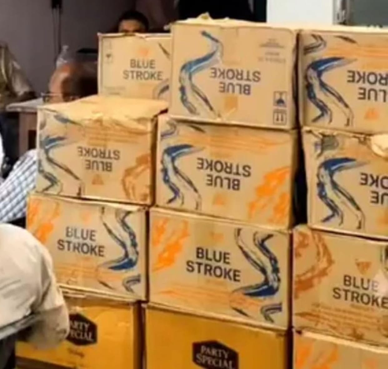 400 cartons of Indian-Made Foreign Liquor (IMFL) seized; truck driver detained