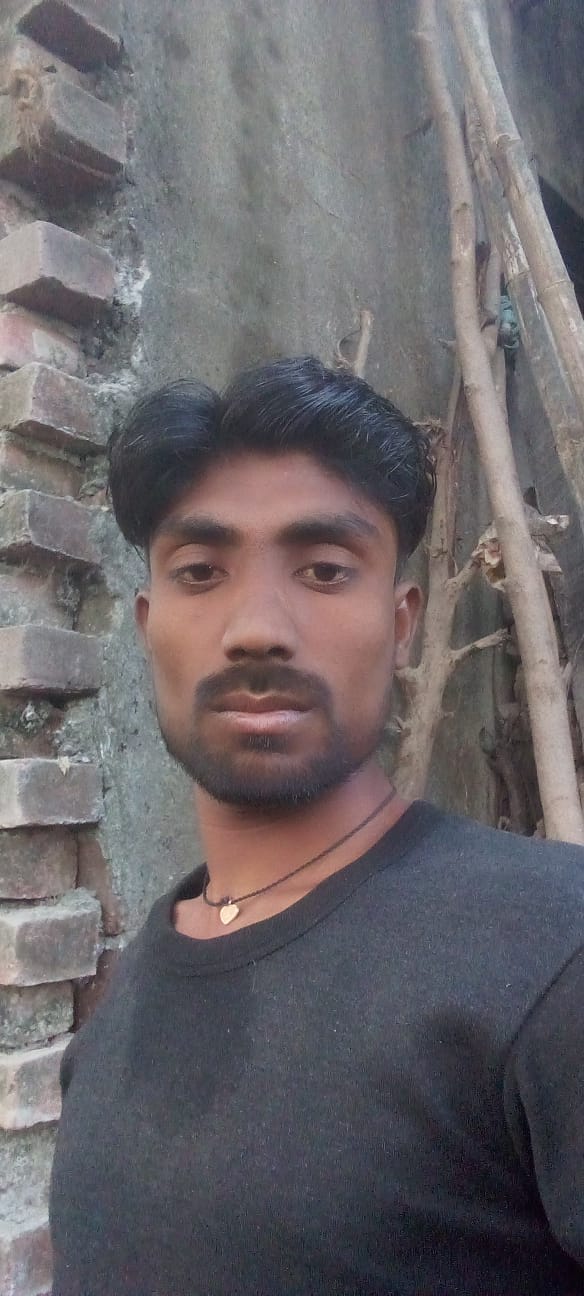 मृतक अजीत की फाइल फोटो